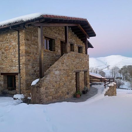 Apartamentos Los Tojos Colsa Exteriér fotografie